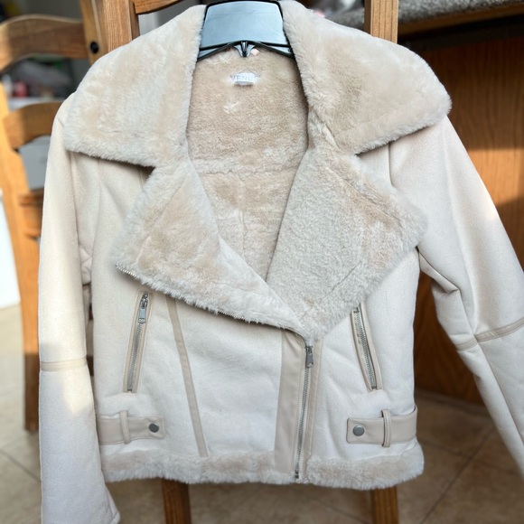 VENUS Jackets & Blazers - VENUS Cream Teddy Jacket with Wide Lapels